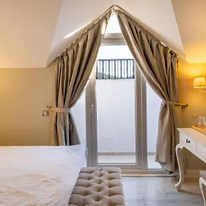 Pinehill Hotel&suites Hotel
